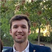 Profesor de matemáticas especializado en las matemáticas de bachillerato científico-tecnológico aunque también